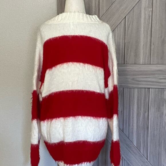 NWT BP Lead and white striped crewneck pull over fuzzy - Picture 4 of 4
